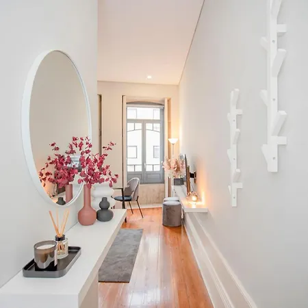 Apartment Liiiving In - Chic & Sweet