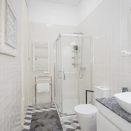Apartment Liiiving In - Chic & Sweet